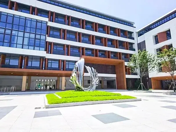 हल्का इस्पात संरचना स्कूल
